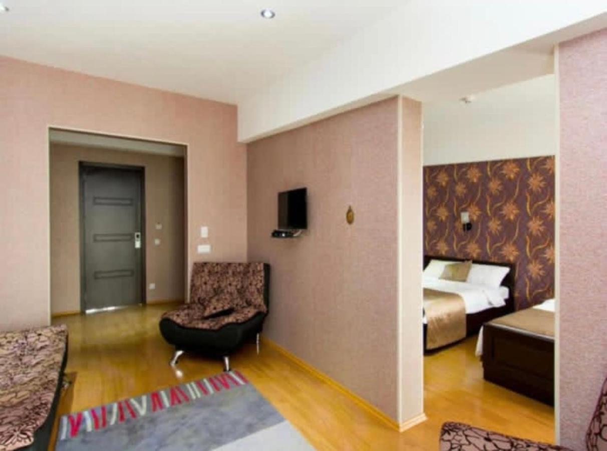 - Granada - Boutique Hotel - Tbilisi - ภายนอก รูปภาพ